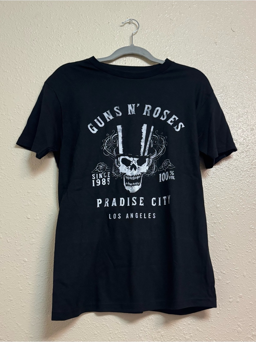 Guns and Roses Paradise City Skull Band Tee